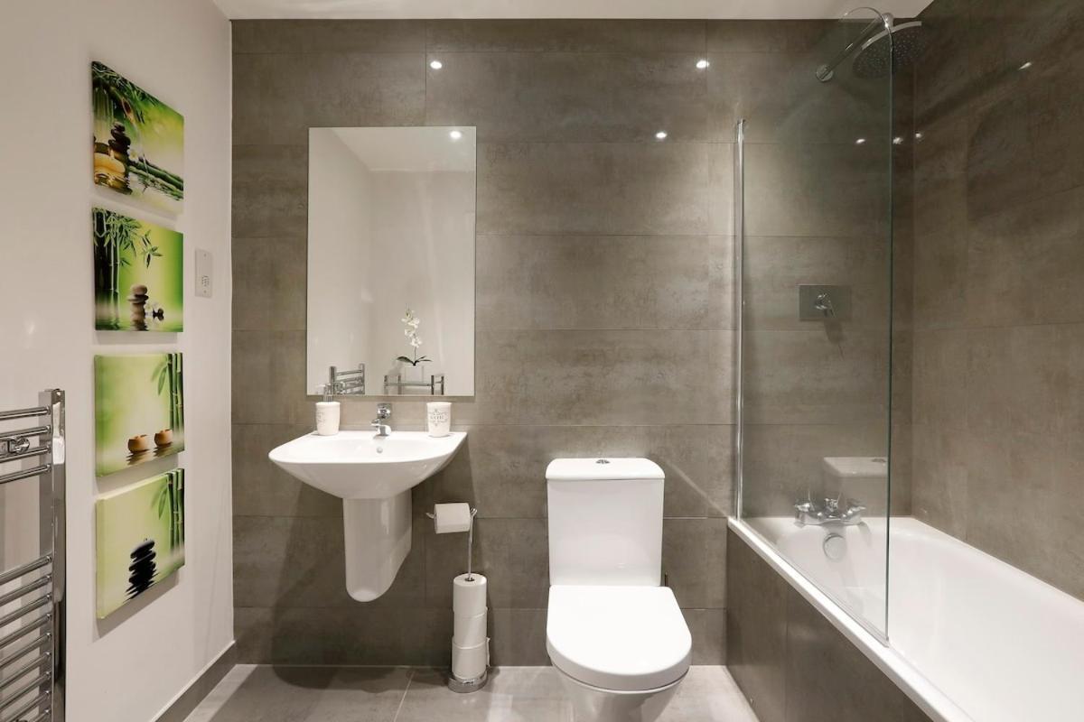 Redhill Queensgate - Modern 1 Bedroom Apartment Екстериор снимка