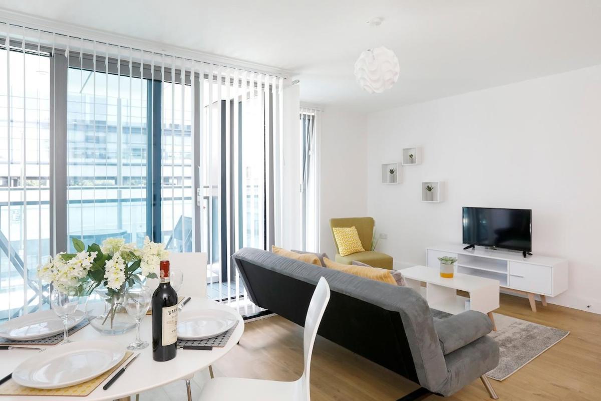 Redhill Queensgate - Modern 1 Bedroom Apartment Екстериор снимка