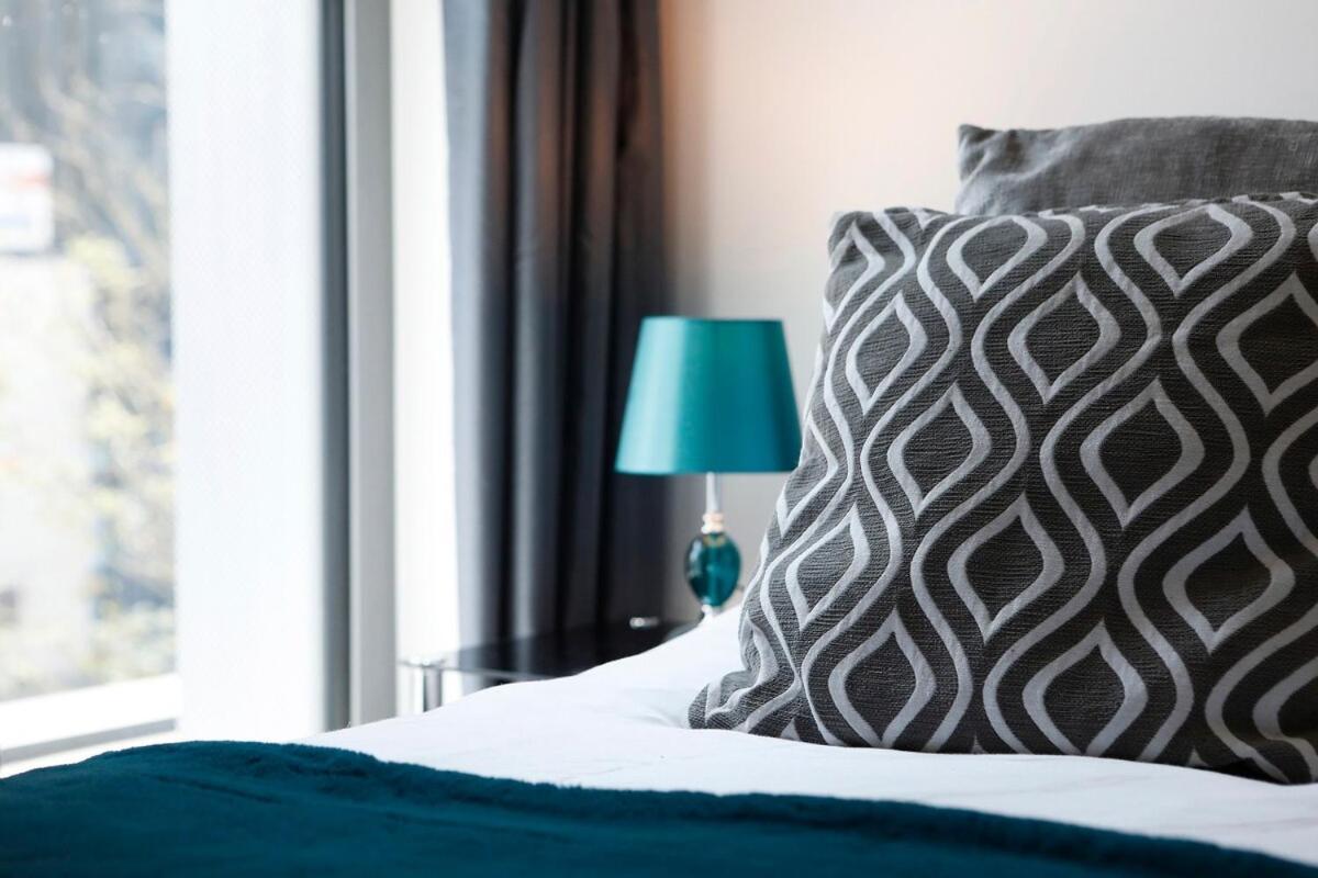 Redhill Queensgate - Modern 1 Bedroom Apartment Екстериор снимка