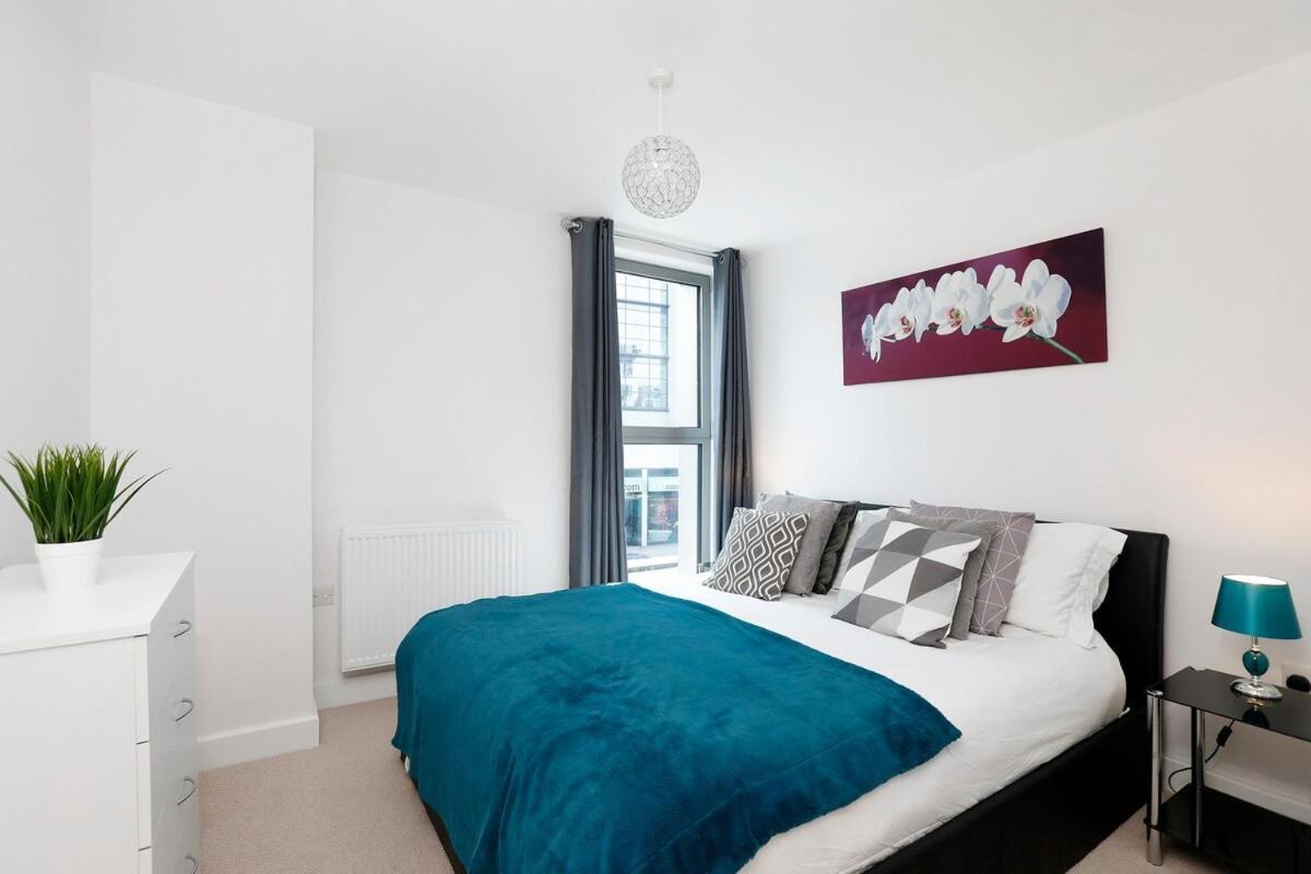 Redhill Queensgate - Modern 1 Bedroom Apartment Екстериор снимка